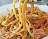 Foto langkah ke 5 dari resep Mie Gomak / Mie Goreng Lidi.