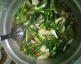 รูปขั้นตอนการทำที่ 4 ของ แกงอ่อมเครื่องในไก่ผักนานาชนิด