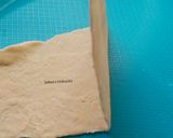 A picture of step 4 of Milk-Crackers.