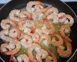 Foto langkah ke 1 dari resep Udang Saus Asam Manis.