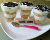 A picture of step 1 of Vanilla cake parfait.