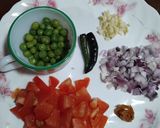A picture of step 1 of Matar Mushroom.