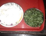 A picture of step 1 of Paneer palak toast.
