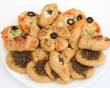 صورة لخطوة 1 من وصفة 🍕فطاير مشكله بعجينة البر 🍞