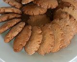 A picture of step 7 of Christmas ginger cookies.