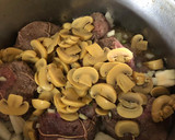 Foto del paso 2 de la receta: Lomo al champignon sin crema de leche - Lomo Strogonof sin crema de leche