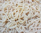 Foto del paso 3 de la receta: Tallarines con ensalada de atún