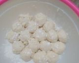 Foto langkah ke 2 dari resep Jemblem / Misro / Bola Singkong isi Gulmer.