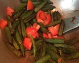 A picture of step 5 of Dahi Bhindi.