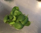 Une image de l'étape 2 de Pesto d ail d ours et basilic aux pignons de pin et parmesan.