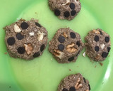Foto del paso 2 de la receta: Cookies con chips de chocolate crujientes y deliciosas en 5 minutos!😉🍪 aptas pascuas judías!