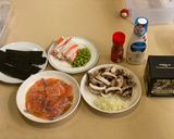 Foto langkah ke 1 dari resep Salmon Mentai Rice.