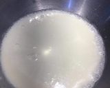 A picture of step 2 of Strawberry panna cotta.