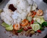 รูปขั้นตอนการทำที่ 4 ของ ข้าวผัดน้ำพริกเผากุ้งสด