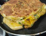 એગ આમલેટ કુલચા સેન્ડવીચ (Egg Omelette Kulcha Sandwich Recipe In Gujarati) રેસીપી સ્ટેપ4ફોટો