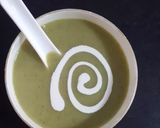 A picture of step 4 of Broccoli almond soup.