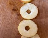 A picture of step 1 of Donut Apples.