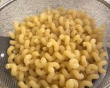 Foto langkah ke 3 dari resep Baked Mac and Cheese.