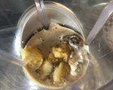 Φωτογραφία βήματος 2 της συνταγής Milkshake μπανάνα-καφές και Baileys