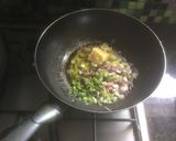 Foto del paso 2 de la receta: Fusillis en crema de verdeo con calamares y olivas negras