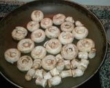 Foto del paso 2 de la receta: Champiñones rellenos de queso azul