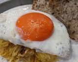 A picture of step 3 of Airfryer Spaghetti squash and fried egg quick lunch.