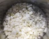 Tejfölös krumplipörkölt recept fázis 1 fotója