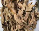 Hình bước làm 2 của món Dạ dày xào dưa chua 🤤
