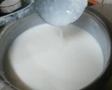 A picture of step 2 of Rice flour firni.