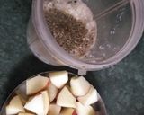 A picture of step 2 of Apple smoothie.