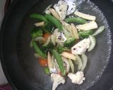 Foto langkah ke 2 dari resep Tumis cap chay (sayur campur) sehat.