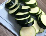 Parmezános cukkini sütőben sütve recept fázis 1 fotója