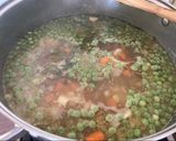 Tejszínes-tárkonyos pulykaragu leves citrommal recept fázis 2 fotója