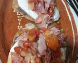 A picture of step 8 of Huevos Motuleños.
