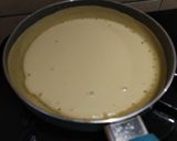 Foto langkah ke 3 dari resep Martabak Manis Cokelat Keju (Martabak Teflon).