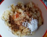 A picture of step 5 of Ragda patties.