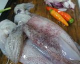 Foto langkah ke 2 dari resep 51. Cumi bumbu hitam.