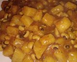 A picture of step 7 of Yam and beans pottage.