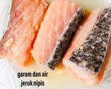 Foto langkah ke 1 dari resep Wortel Salmon saus tiram versi Balita.