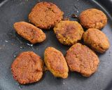 A picture of step 6 of Soya chunk chickpea kabab.