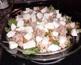 Foto del paso 2 de la receta: Salmón con guarnición de ensalada y salsa de champiñones