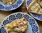 Foto del paso 2 de la receta: Bocadillo caliente de rulo cabra con bonito y cebolla caramelizada