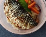 A picture of step 5 of Teriyaki Mackerel Don (Rice Bowl).