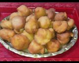 मीठे गुलगुले (मिल्क बनाना पफ) (Meethe Gulgule recipe in hindi) रेसिपी चरण 4 फोटो