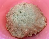 A picture of step 3 of Kanom Nga.