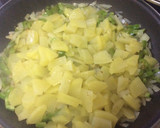 Foto del paso 3 de la receta: Revuelto de patatas, espárragos y setas ostra 🥔🍄