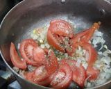 Foto del paso 4 de la receta: Pastas a la mantequilla con salsa de tomate y champiñones