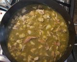 Foto del paso 8 de la receta: Pollo rostizado en salsa de tomates verdes y jalapeños