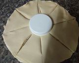 A picture of step 4 of Spin wheel pastry.