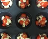 Foto del paso 3 de la receta Muffins de huevo con jamón, queso, cebolla y tomate cherry
